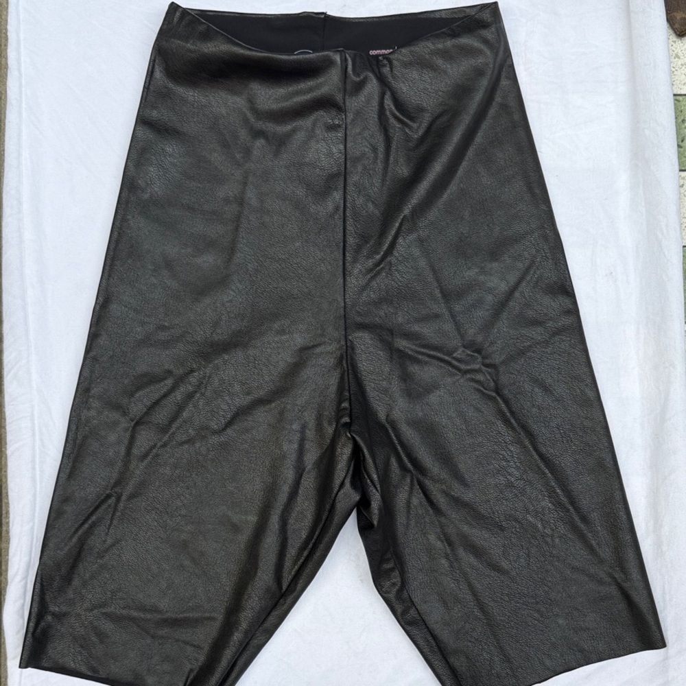 COMMANDO Faux Leather Bike Shorts